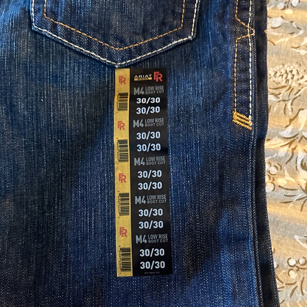 Ariat Work M4 Low Rise Men's Dark Blue Bootcut Jeans NWT - Picture 3 of 3